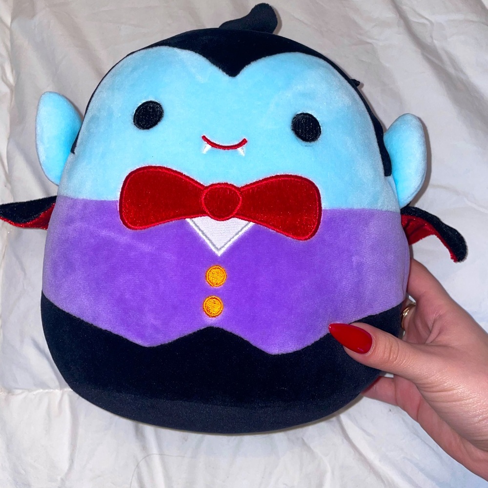 Mini Dracula Squishmallow 🧛🏻‍♂️